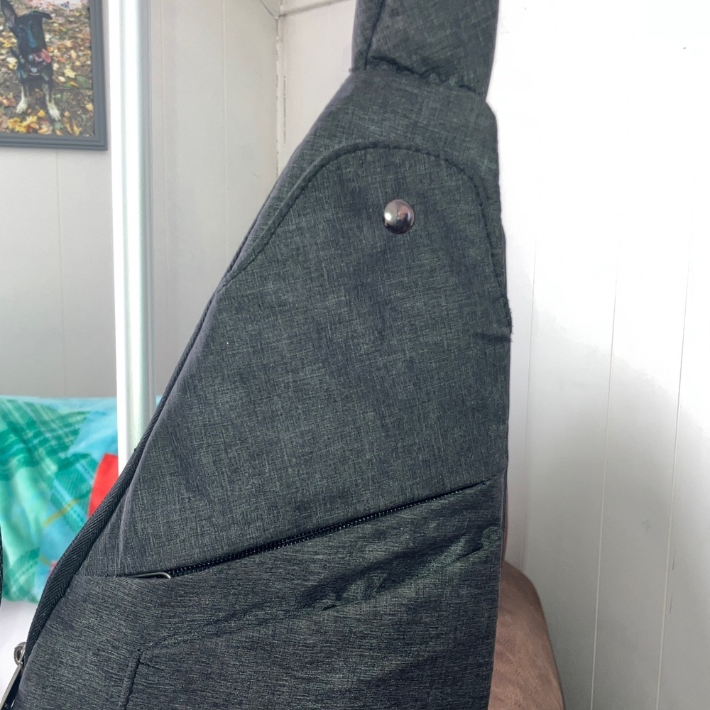 Stylish Black unisex Sling Bag - Picture 2 of 10